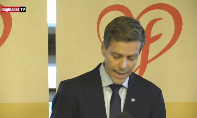 Hareide slaktes av sine egne: - Dette åpner opp for en ny partileder